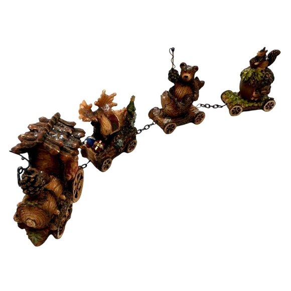 Woodland Animal Train - 4 Cars‎ with Santa, Moose, Bear, Squirell, & Fish - Picture 1 of 11